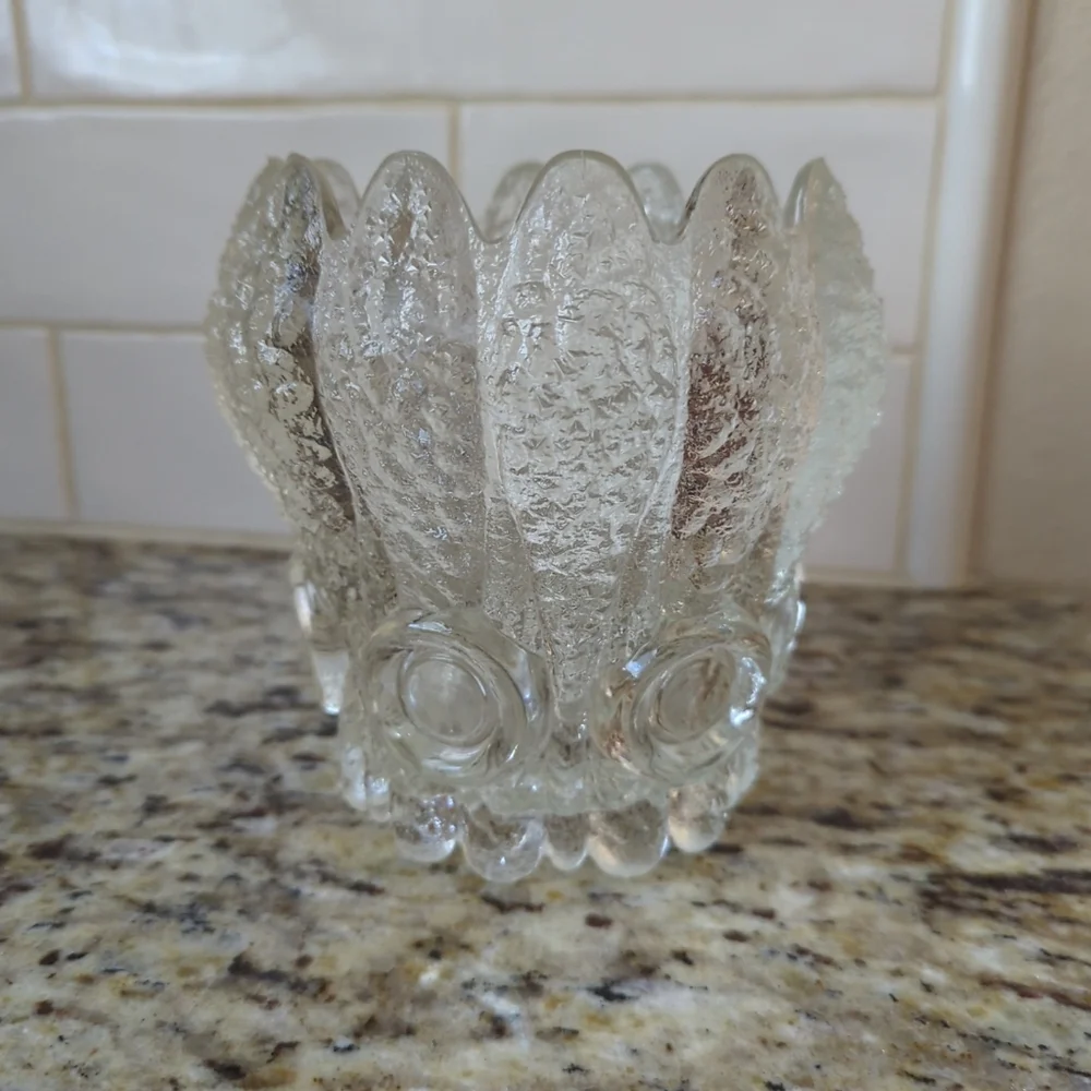 Vintage Vase Container Unique Clear Textured Glass Coral Floral Design Heavy - Picture 6 of 8